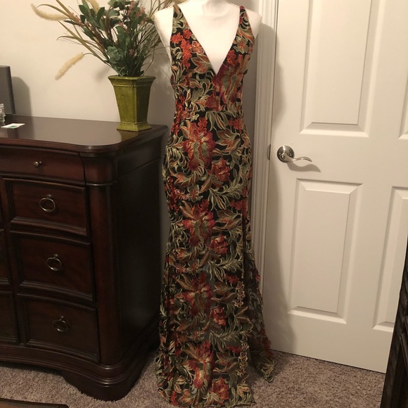 STUNNING PARTY DRESS/FORMAL DRESSES - Picture 2 of 7